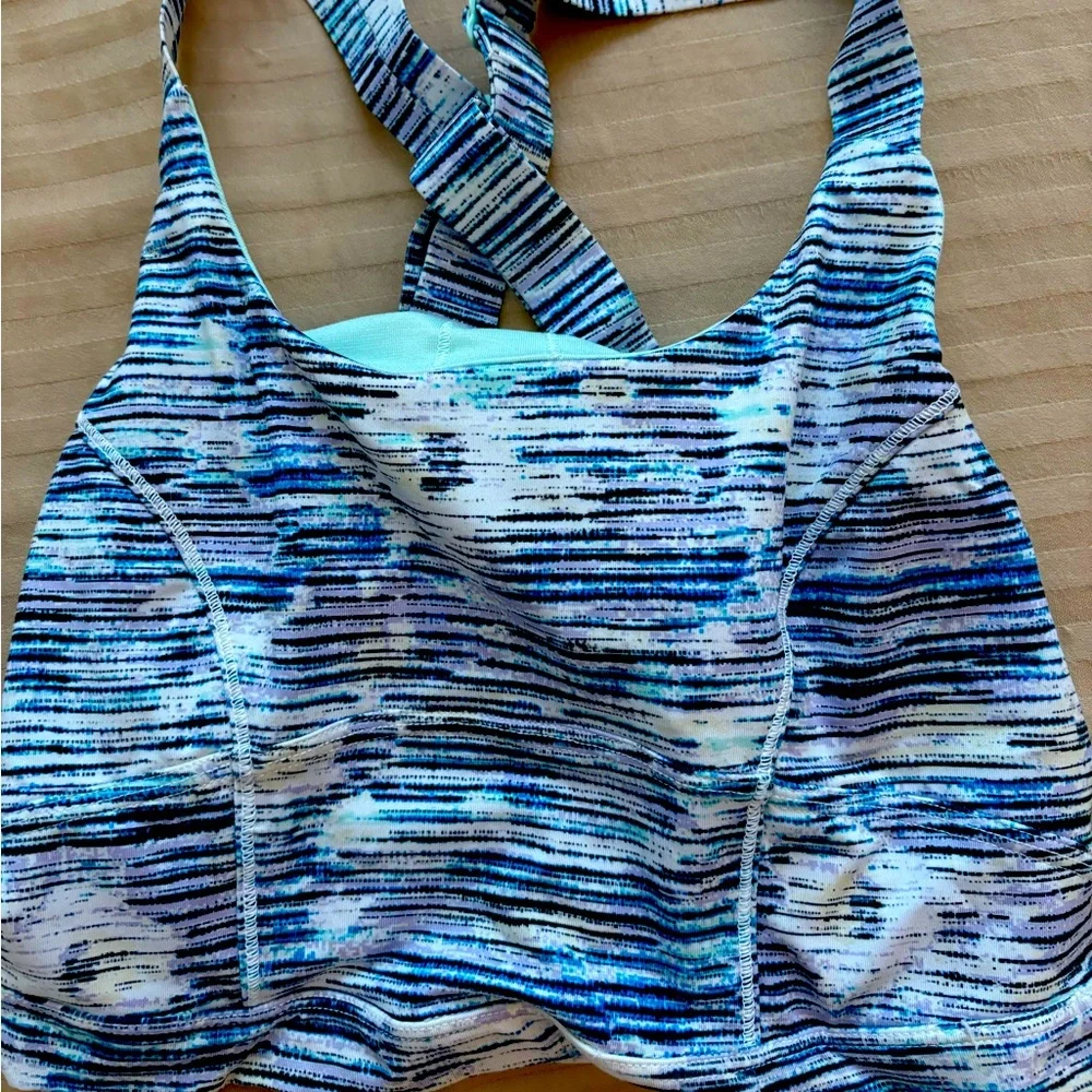 Lululemon Sports Bra. Blurred Belle Multi. Excellent Condition - Picture 1 of 2